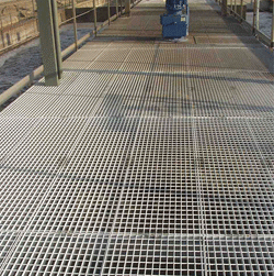 Применение сварного настила как напольного покрытия на промышленном объекте